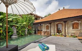 Giri Bhagawan Villas & Spa